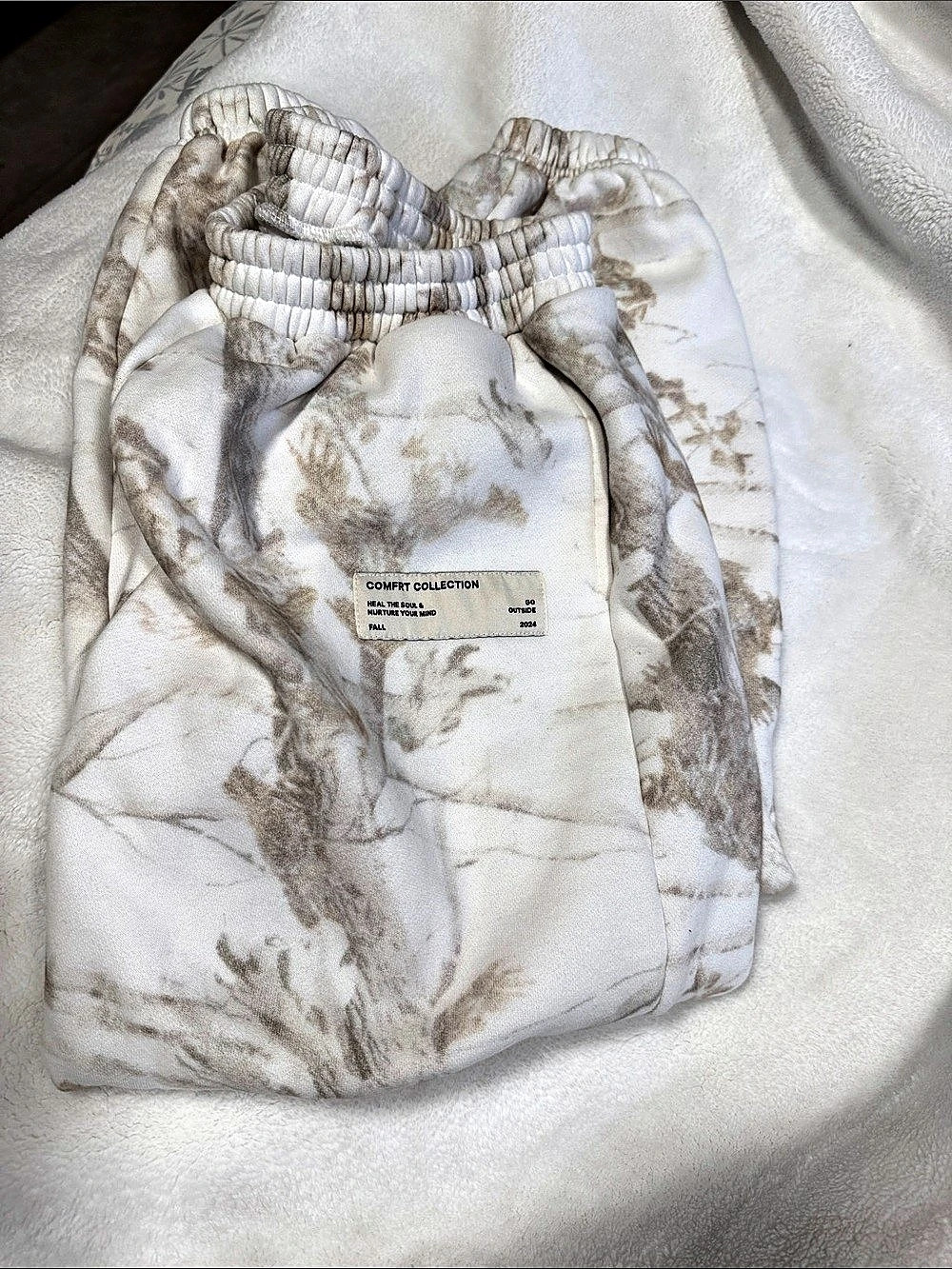 Comfort Collection Jogger Pants in White & Brown Size Large boys